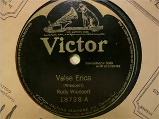 small_victor 18728 a.webp